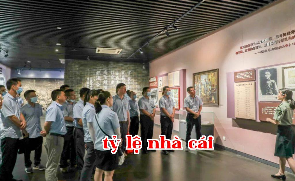 Chứng kiến hành trình trăm năm, xây dựng giấc mơ mới | Chi nhánh Đảng bộ Green Oasis tổ chức hoạt động kỷ niệm 100 năm thành lập Đảng Cộng sản và giáo dục học tập lịch sử đảng.