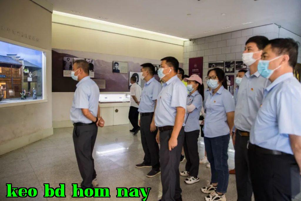 Chứng kiến hành trình trăm năm, xây dựng giấc mơ mới | Chi nhánh Đảng bộ Green Oasis tổ chức hoạt động kỷ niệm 100 năm thành lập Đảng Cộng sản và giáo dục học tập lịch sử đảng.